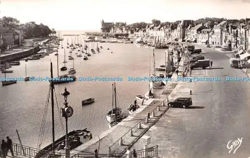R335948 1 Le Pouliguen L Inf Quai Jules Sandeau sur le Port Artaud Gaby