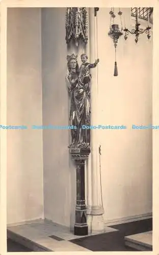 R338618 Statue Gold und Blau errichtet Die Kapelle des Klosters des Heiligen Namens