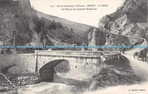 R339636 Route d Annecy a Thones 152 Schlauchboot Le defile Le Pont et les Galeries Roma