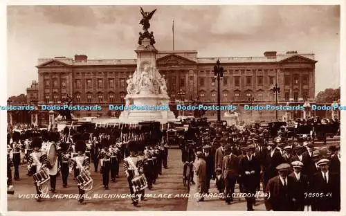 R345461 Victoria Memorial Buckingham Palace And Guards London 22 98505 J Valen