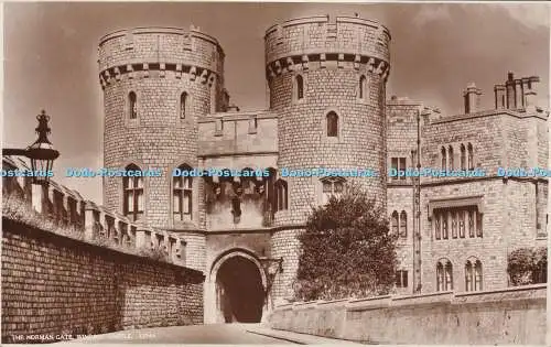 R345644 The Norman Gate Windsor Castle 12569 J Salmon RP