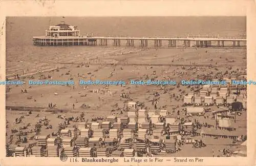R348066 Blankenberghe La Plage et le Pier Strand en Pier Editeur Grands Bazars A