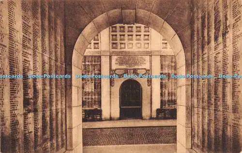 R349111 Menin Gate Memorial Ypern Treppe führt zur Stadtmauer und nach L