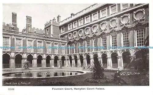 R353274 Hampton Court Palace Fountain Court Gale and Polden H C 2