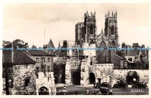 R353529 York Bootham Bar and Minster Valentine RP