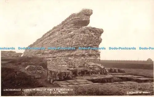 R355191 Richborough Castle W Wall of Fort und Fundament of S Gate Tower H M Off