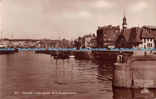 R355431 Dieppe Les Quais et la Poissonnerie C A P RP 1932