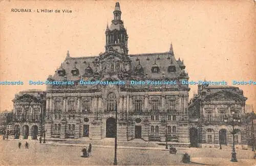 R358659 Roubaix L Hotel de Ville J Guermonprez