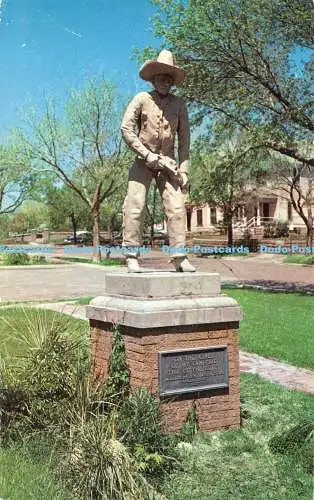 R360336 Kansas Famed Cowboy Statue Dodge City Cowboy Capital of the World Boot H