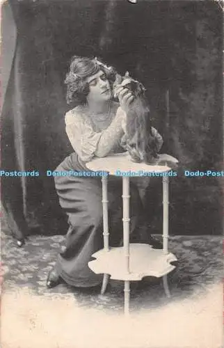 R361284 Frau Katze alte Fotografie Postkarte H M und Co Serie 223