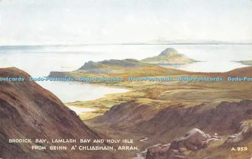 R364633 Arran Brodick Bay Lamlash Bay und Holy Isle von Beinn A Chliabhain Vale