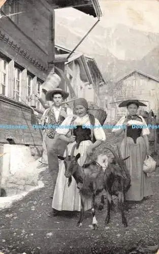 R368653 Menschen Ziegen alte Fotografie Postkarte 1905