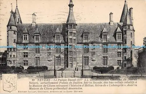 R369416 19 Nevers Le Palais Ducal XV s anciennement Chateau du Duc de Nevers Jai