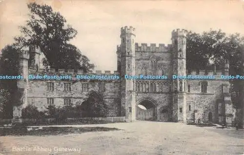 R371385 Battle Abbey Gateway Postkarte