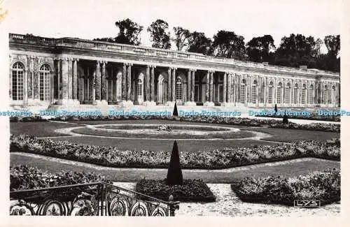 R369781 258 Versailles Palais du Grand Trianon sur les jardins Great Trianon Pal