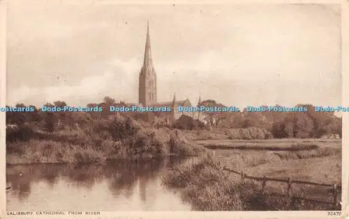 R371534 Kathedrale von Salisbury vom Fluss Photochrom