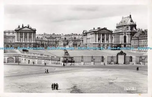 R369798 201 Versailles Facade du Palais Das Schloss Hauptfront LYS