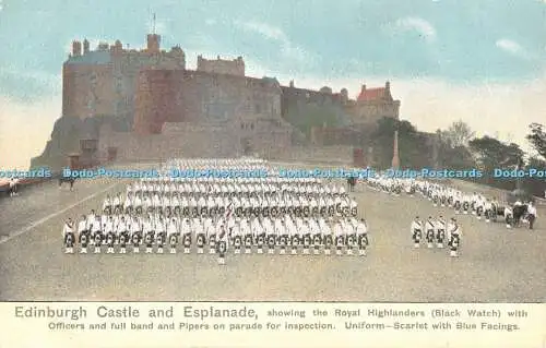 R371583 Edinburgh Castle und Esplanade zeigen die Royal Highlanders W und A K J