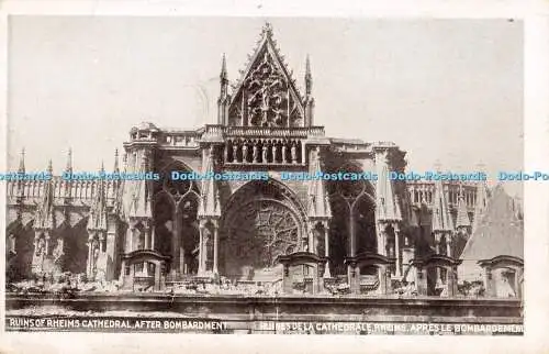 R370051 Ruinen der Kathedrale von Reims nach Bombardement Ruines de la Cathedrale Rhei