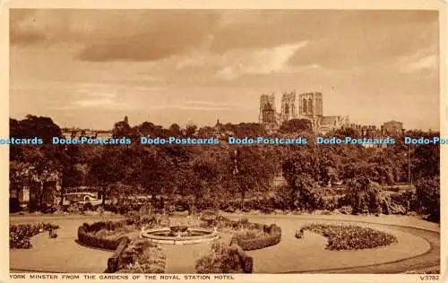 R370121 York Minster from the Gardens of the Royal Station Hotel V3782 Photochro