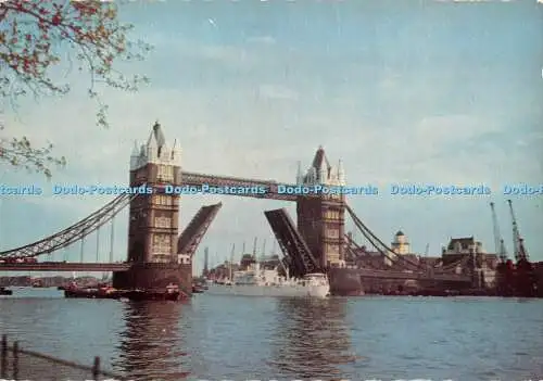 D098810 London. Die Tower Bridge. Valentinstag. Englische Bildserie. RP