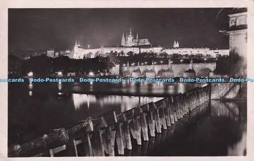 R372915 Schloss Praha Hradschin die Nachtbeleuchtung Foto J Svec