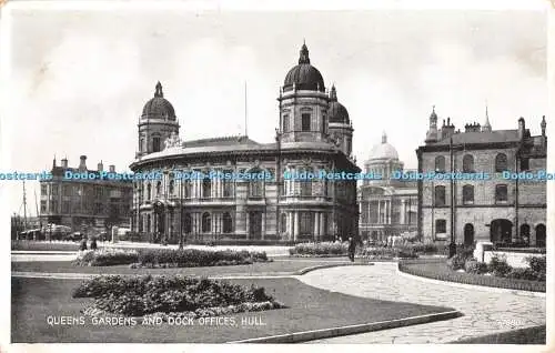 R376365 Hull Queens Gardens and Dock Offices Valentine Silveresque 1953