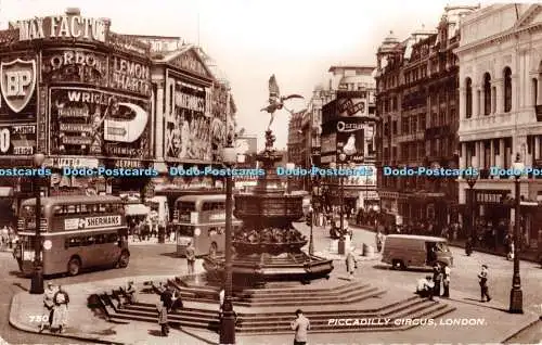 R377248 London Piccadilly Circus RP 1959