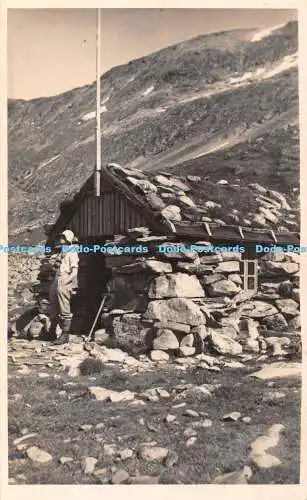 R378901 Blick auf das Haus in den Bergen