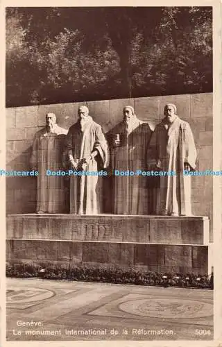 R379647 Geneve Le monument international de la Reformation Arts graphiques Frobe