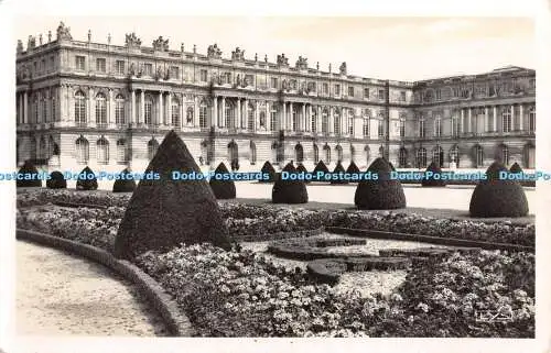 R381042 273 Versailles Fassade sur le Parc Sud Les Parterres Front on the Park