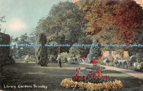 R383044 Library Gardens Bromley Earle Serie D 307 940