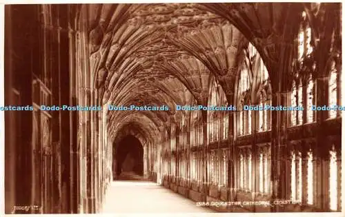 R381263 13188 Gloucester Cathedral Cloister Judges