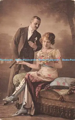 R383230 Frau und Mann alte Fotografie Postkarte Wichtel K V i B 12 Voro Tiefdruck Serie