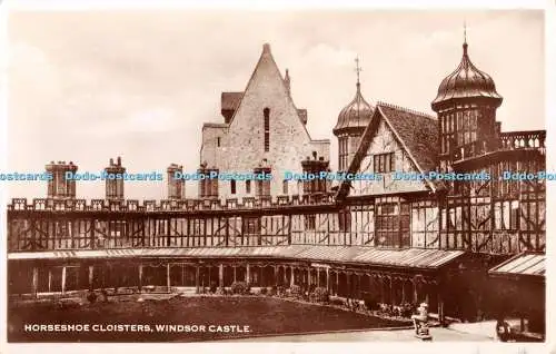 R381790 Windsor Castle Hufeisen Kreuzgang RP 1951