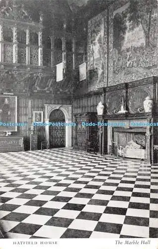 R384020 Hatfield House The Marble Hall Das große Portrait am Ende der Halle