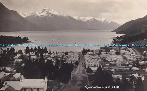 R384264 Queenstown N Z Echtfoto Postkarte