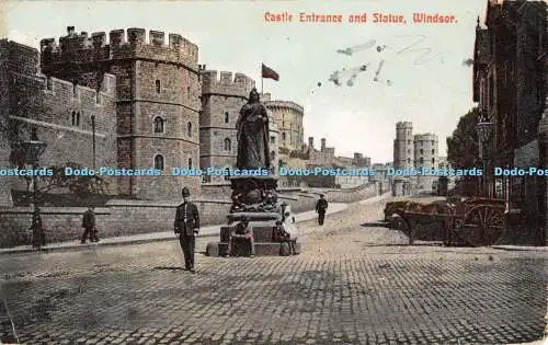 R388487 Windsor Castle Eingang und Statue Marshall Serie