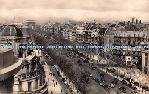 R389352 Paris et Ses Merveilles 3008 Avenue des Champs Elysees Vue generale A Le