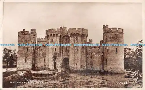 R393953 Bodiam Castle Near Hastings G 4298 Valentines RP 1952