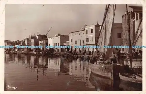R390756 Un coin du Vieux Port de Bizerte Tunisie Combier Imp Macon