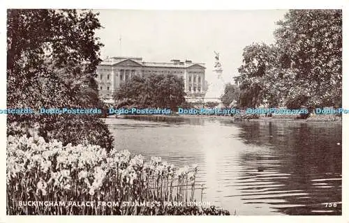 R403247 London Buckingham Palace from St James Park