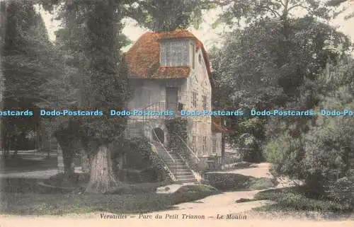 R400113 Versailles Parc du Petit Trianon Le Moulin A B