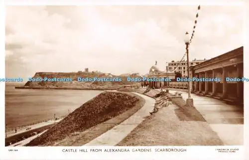 R402025 Scarborough Castle Hill von Alexandra Gardens Chadwick Studio RP