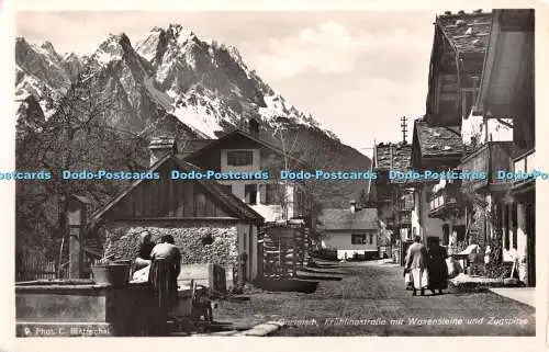 R398264 Garmisch Fruhlingstrasse mit Waxensteinen und Zugspitze 9 Foto C Rietzsch