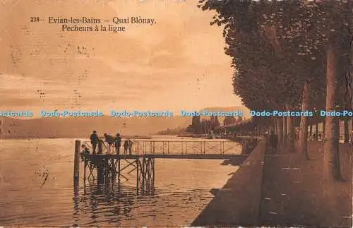 R404121 228 Evian les Bains Quai Blonay Pecheurs a la ligne Chamonix rue Nationa