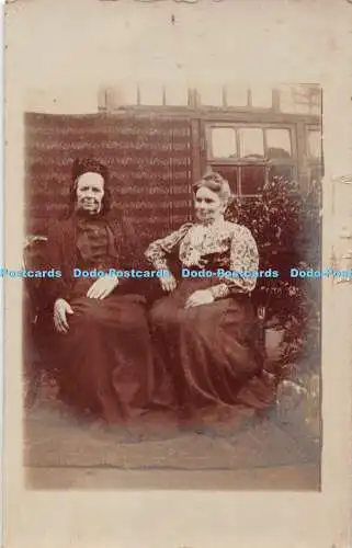 R406016 Frauen Fenster alte Fotografie Postkarte 20. Jahrhundert Fotografie Firma