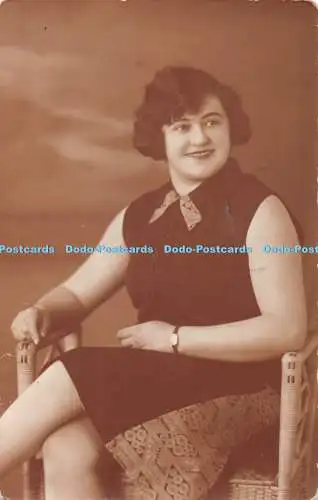 R406161 Frau alte Fotopostkarte