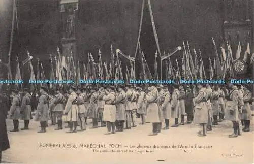 R403012 Funerailles du Marechal Foch Die glorreichen Banner der französischen Armee Cli