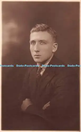 R406936 Mann alte Fotopostkarte